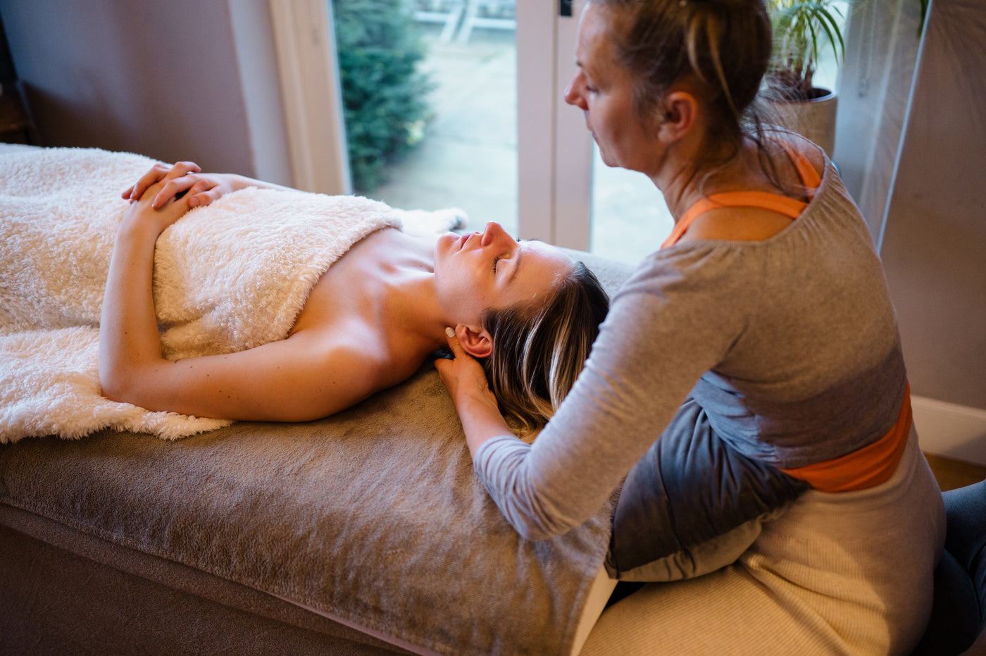 Head, Neck, and Face Rejuvenation Massage