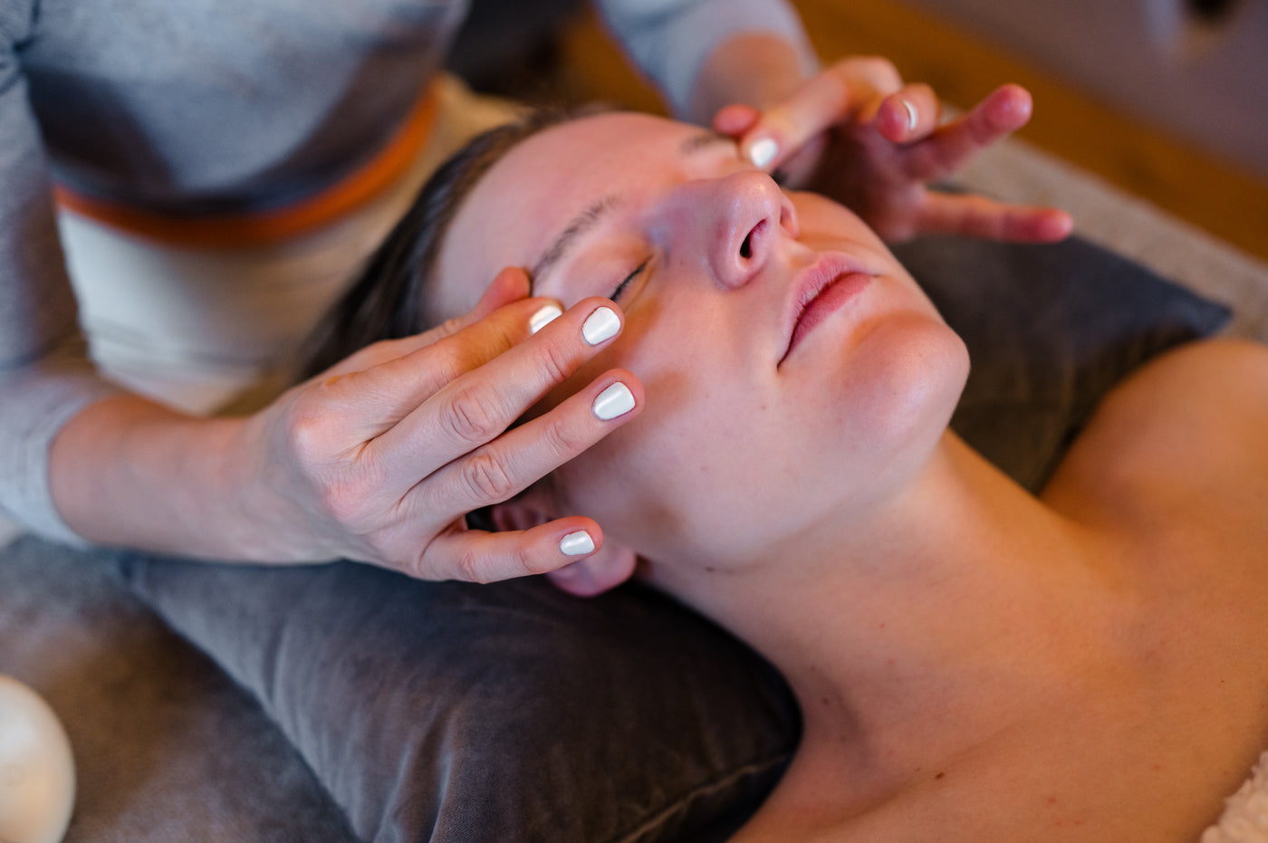Chinese Facial Acupressure Massage: A Holistic Approach to Wellness