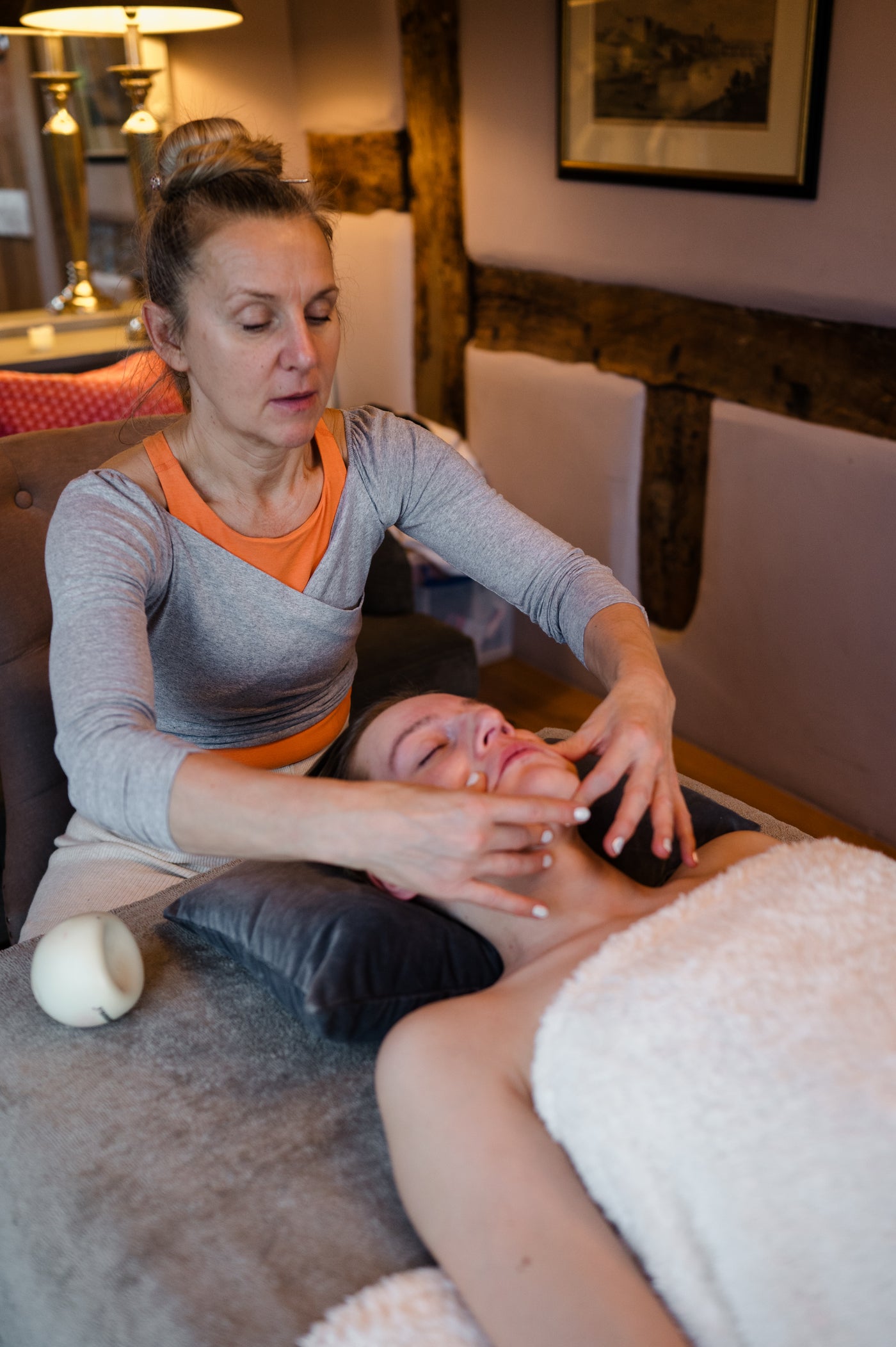 Chinese Facial Acupressure Massage: A Holistic Approach to Wellness